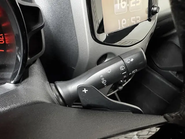 Toyota Aygo 1.0 VVT-i x-play automaat 2017 Benzine 27