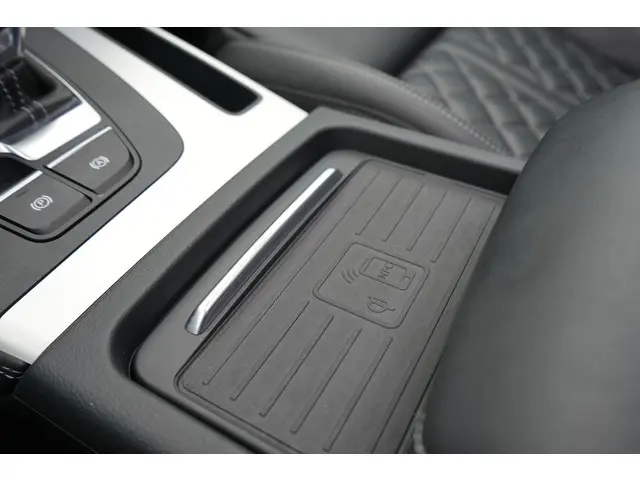 Audi Q5 55 TFSI e S Edition 2020 Hybride Benzine 28
