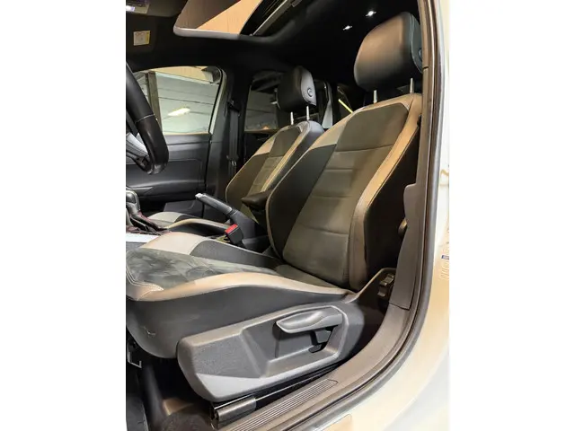 Volkswagen Polo 2.0 TSI GTI|PANO|BOMVOL! 2019 Benzine 10