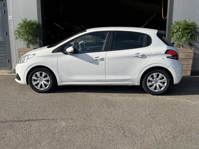 Peugeot 208 1.2 PureTech Blue Lion 2018 Benzine 3