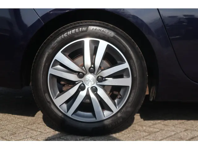 Peugeot 308 SW 1.2 PureTech Tech Edition 2019 Benzine 32