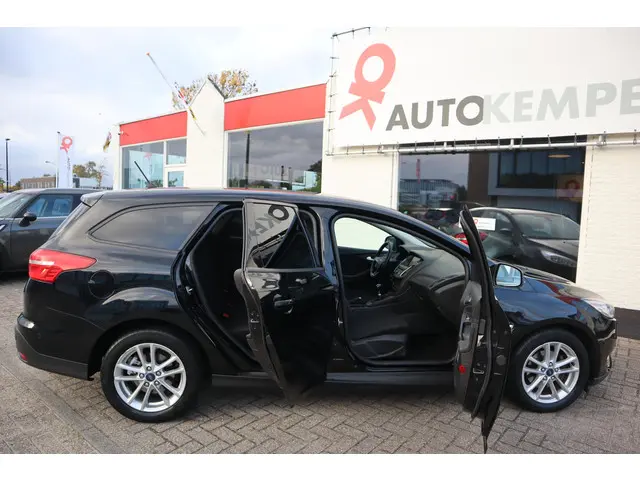 Ford Focus Wagon 1.0 TITANIUM 2017 Benzine 25