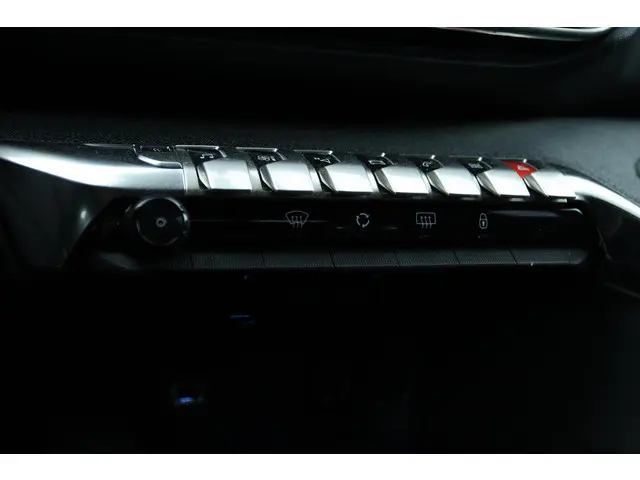 Peugeot 3008 1.2 PT GT LINE 2017 Benzine 28