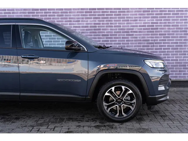 Jeep Compass 1.5T e-Hybrid Limited 2023 Benzine 19