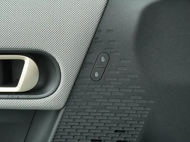 MINI 5-Deurs C 2025 Benzine 18