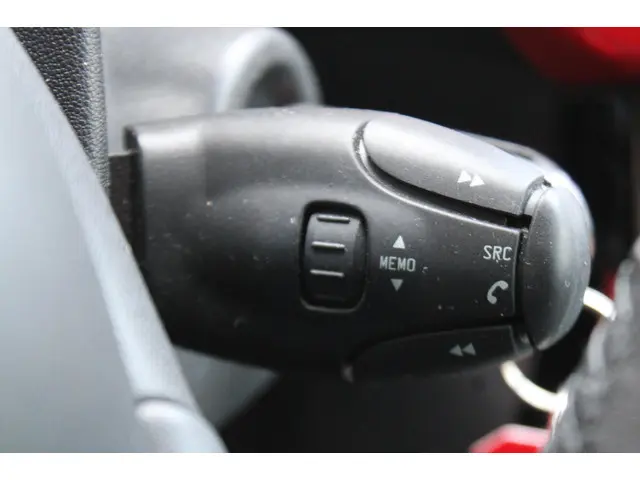 DS DS 3 1.2 PureTech So Red 2015 Benzine 19