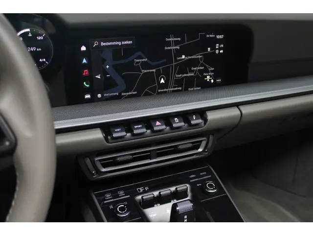 Porsche 911 3.0 4 Targa 2022 Benzine 27