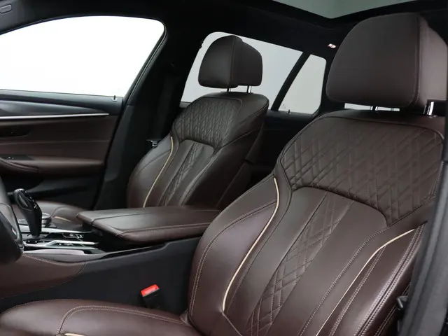 BMW 5 Serie Touring 530e 2023 Hybride Benzine 9