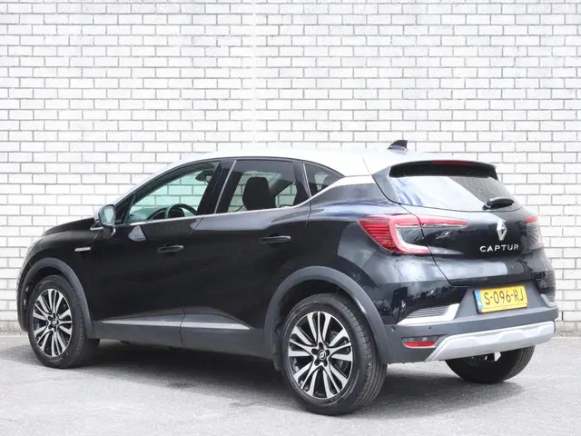 Renault Captur 1.3 mild hybrid 160 iconic 2023 Benzine 6