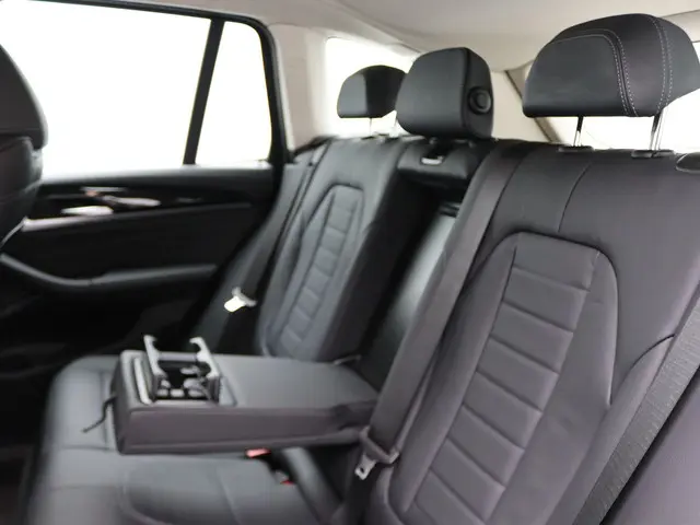 BMW X3 xDrive30e 2022 Hybride Benzine 22