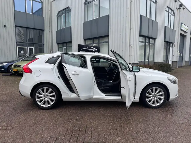 Volvo V40 1.6 T3 Momentum 2013 Benzine 6