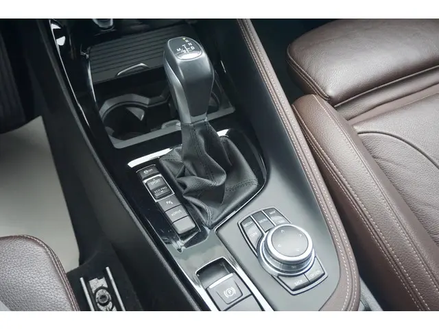 BMW X1 xDrive25e 2021 Hybride Benzine 18