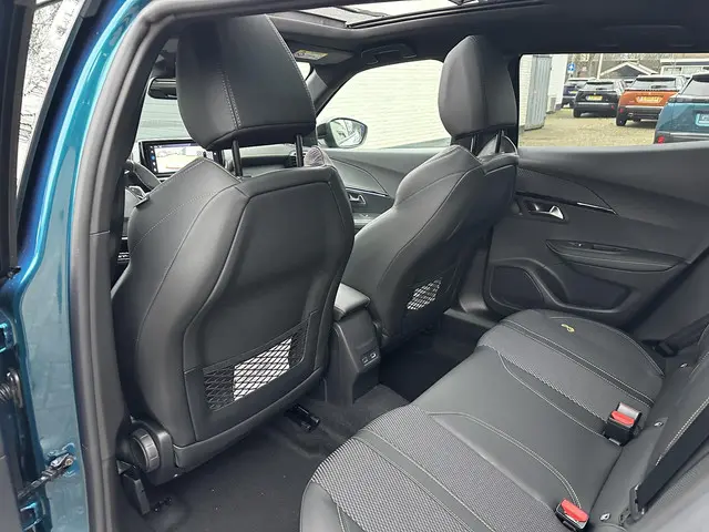 Peugeot 2008 1.2 Hybrid 145 PK GT 2025 Hybride Benzine 27