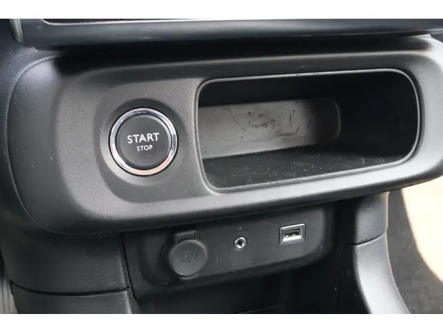 Citroën C3 PT82 Shine 2017 Benzine 33