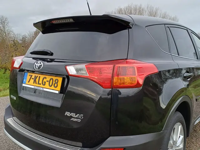 Toyota RAV4 2.0 Executive Business 4WD 2013 Benzine 18