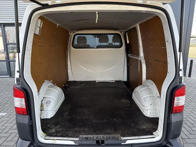 Volkswagen Transporter 2.0 TDI L1H1 2014 Diesel 26