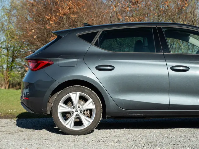 SEAT Leon 1.4 TSI eHybrid PHEV FR 2022 Hybride Benzine 13