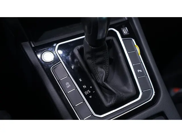 Volkswagen Passat 1.5 TSI R-Line Business + 2020 Benzine 28