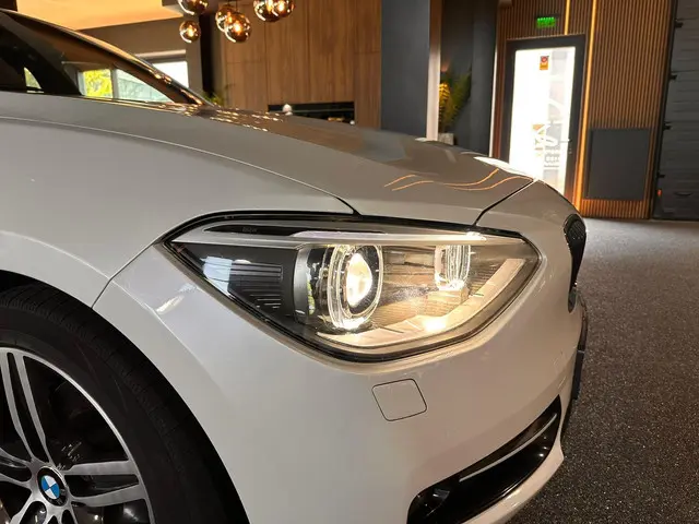 BMW 1 Serie 116i High Executive 2015 Benzine 11