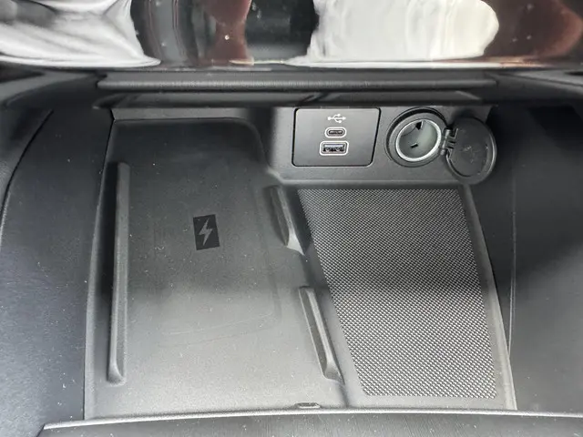 Ford Kuga 2.5 PHEV ST-Line X 2026 Hybride Benzine 24