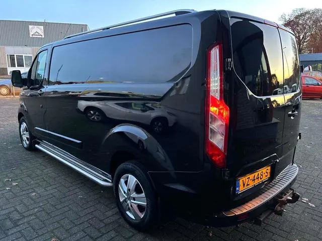 Ford Transit Custom 290 2.0 TDCI L2H1 Limited 2017 Diesel 6