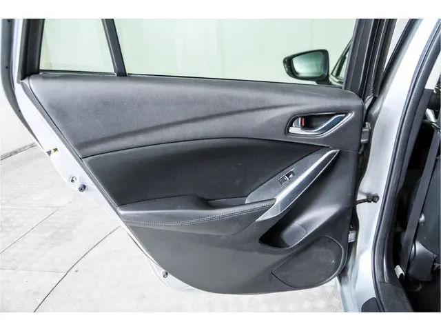 Mazda 6 Sportbreak 2.0 SkyActiv-G 165 TS+ 2016 Benzine 39