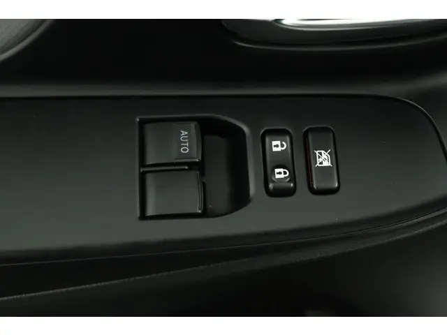 Toyota Yaris 1.5 Hybrid Aspiration 2015 Hybride Benzine 28