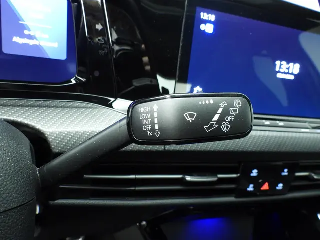 Volkswagen Golf 1.5 eTSI R-Line Business 2024 Benzine 15