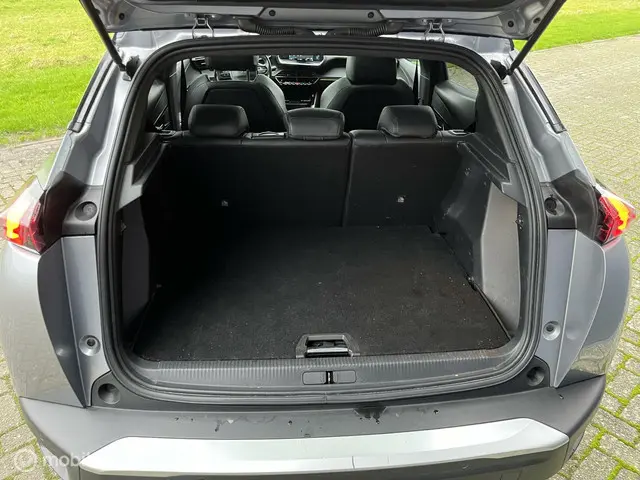 Peugeot e-2008 EV GT 50 kWh 2020 Elektrisch 5