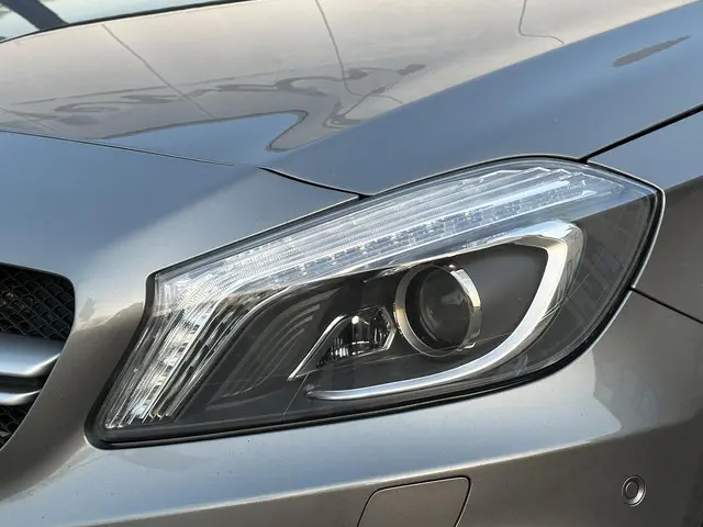 Mercedes-Benz A-Klasse AMG 45 4MATIC 2014 Benzine 24
