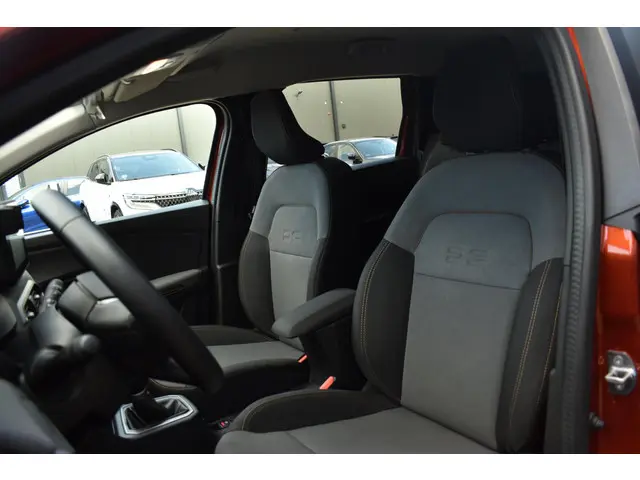 Dacia Jogger Hybrid 140 PK Extreme 2024 Hybride Benzine 10