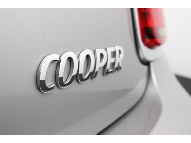 MINI Cooper 1.5 Classic 2023 Benzine 33