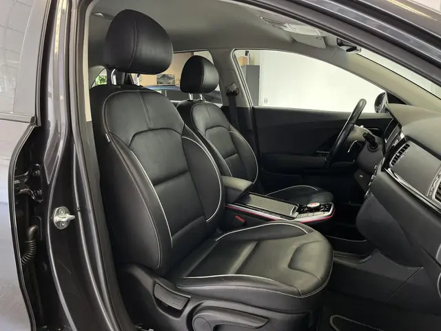 Kia e-Niro ExecutiveLine 64 kWh 2020 Elektrisch 4
