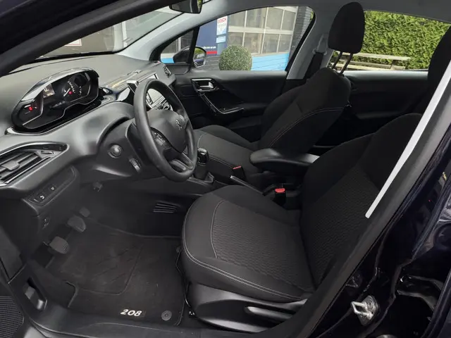 Peugeot 208 1.2 RIJKLAAR! Nieuwe Distributie 2019 Benzine 30