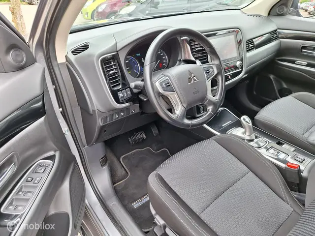 Mitsubishi Outlander 2.4 PHEV PURE 2020 Hybride Benzine 16