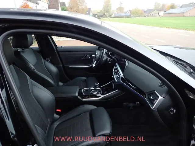 BMW 3 Serie 318i 2021 Benzine 25