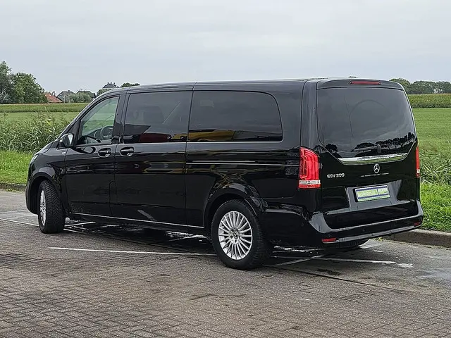 Mercedes-Benz EQV 300 2023 Elektrisch 6