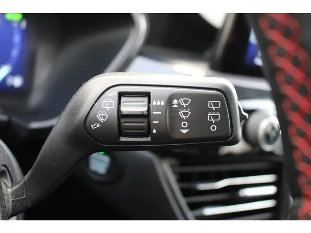 Ford Kuga 2.5 PHEV ST-Line X 2023 Hybride Benzine 23