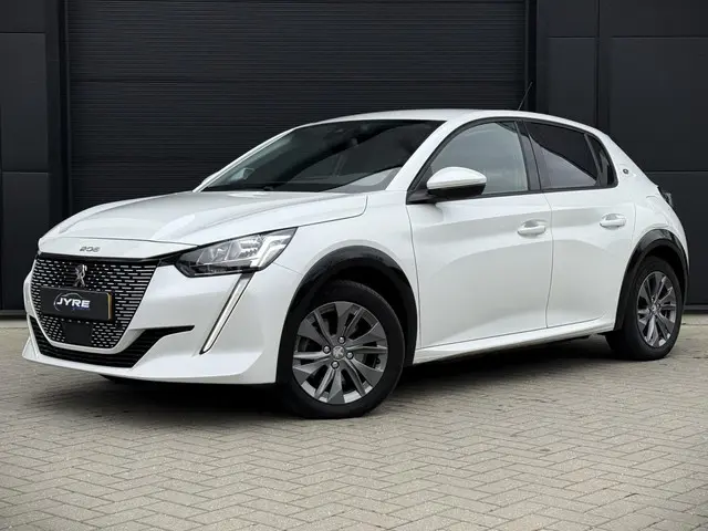 Peugeot e-208 3