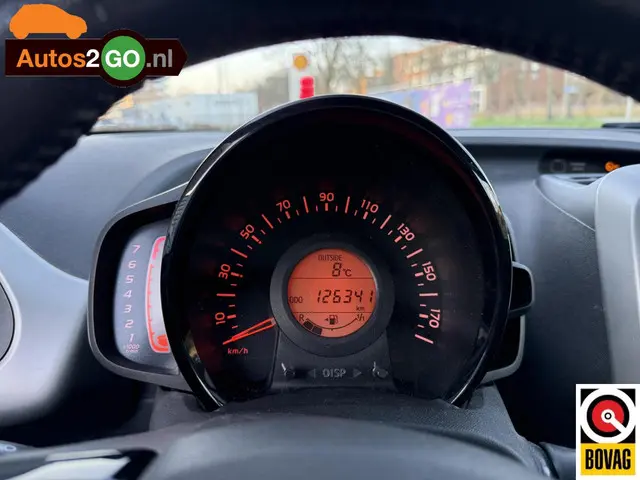 Toyota Aygo 1.0 VVT-i x-play 2014 Benzine 6