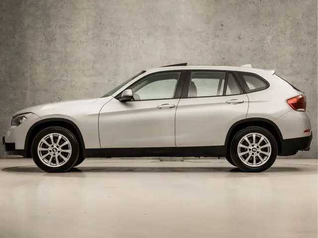 BMW X1 sDrive20i High Executive 2015 Benzine 2