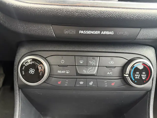 Ford Fiesta 1.0 EcoBoost Connected 2022 Benzine 18