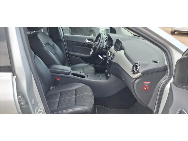 Mercedes-Benz B-Klasse 200 2014 Benzine 9