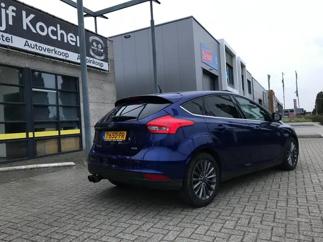 Ford Focus 1.0 Titanium 2018 Benzine 6