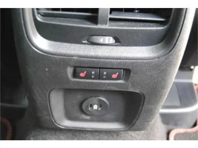 Ford Kuga 2.5 PHEV 225PK ST-Line X 2023 Hybride Benzine 40
