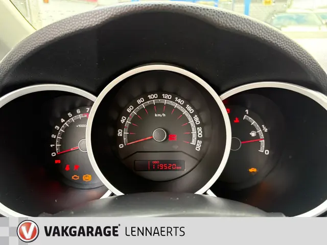 Kia Venga 1.4 CVVT Plus Pack 2013 Benzine 16