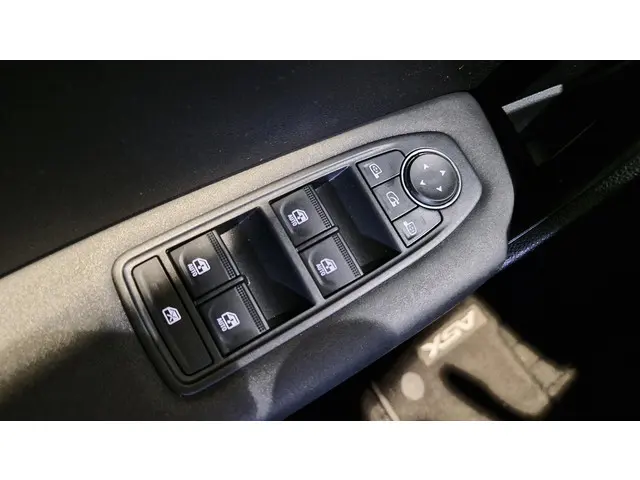 Mitsubishi ASX 1.6 HEV AT Intense 2023 Hybride Benzine 22