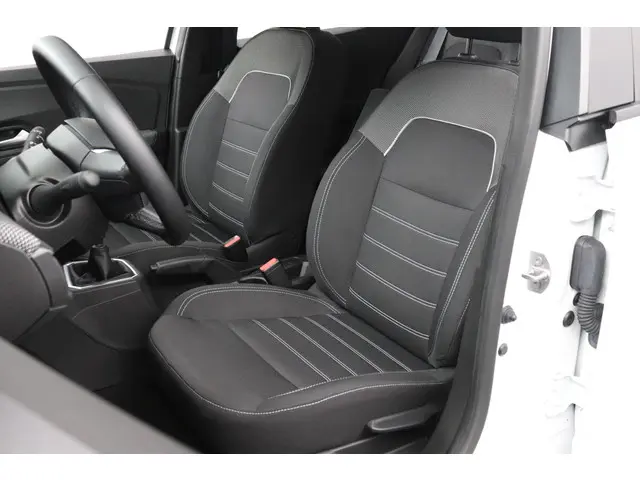 Dacia Sandero 1.0 TCe 90 Comfort 2023 Benzine 8