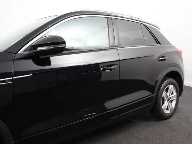 Volkswagen T-Roc 1.5 TSI DSG R-Line 2025 Benzine 26