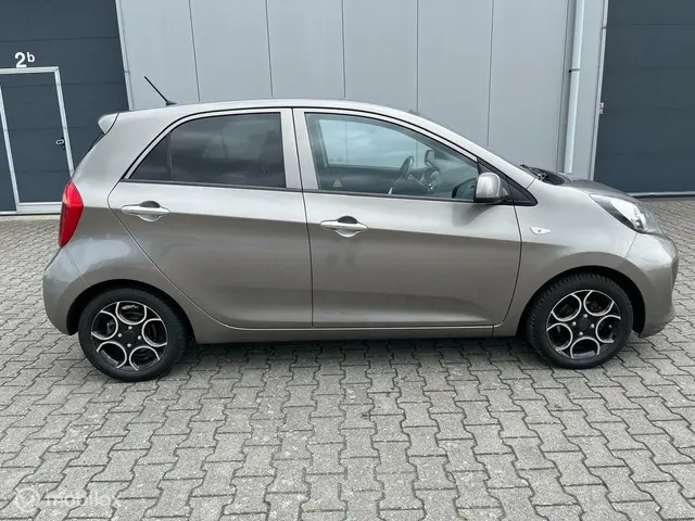 Kia Picanto 1.2 CVVT SportsLine 2015 Benzine 8